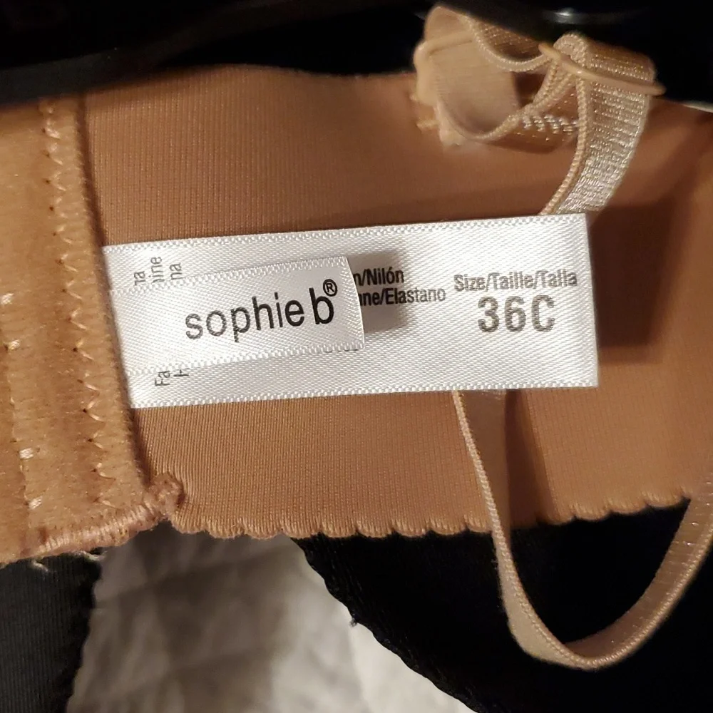 Sophie b. 2 push - up bras - Picture 4 of 7